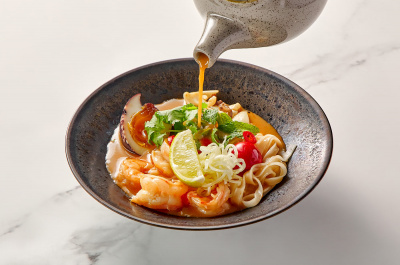 Суп Лакса с креветками / Laksa soup with prawns