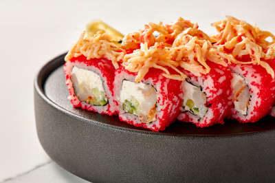 Ролл Спайс Кани с крабом и креветками / Spicy Kani roll with crab and shrimp