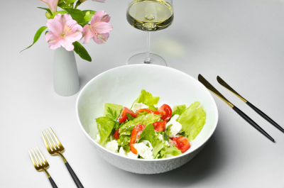 Салат из печеного перца с бурратой / Roasted pepper salad with burrata