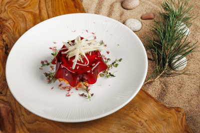 Балтийский судак в свекольной глазури