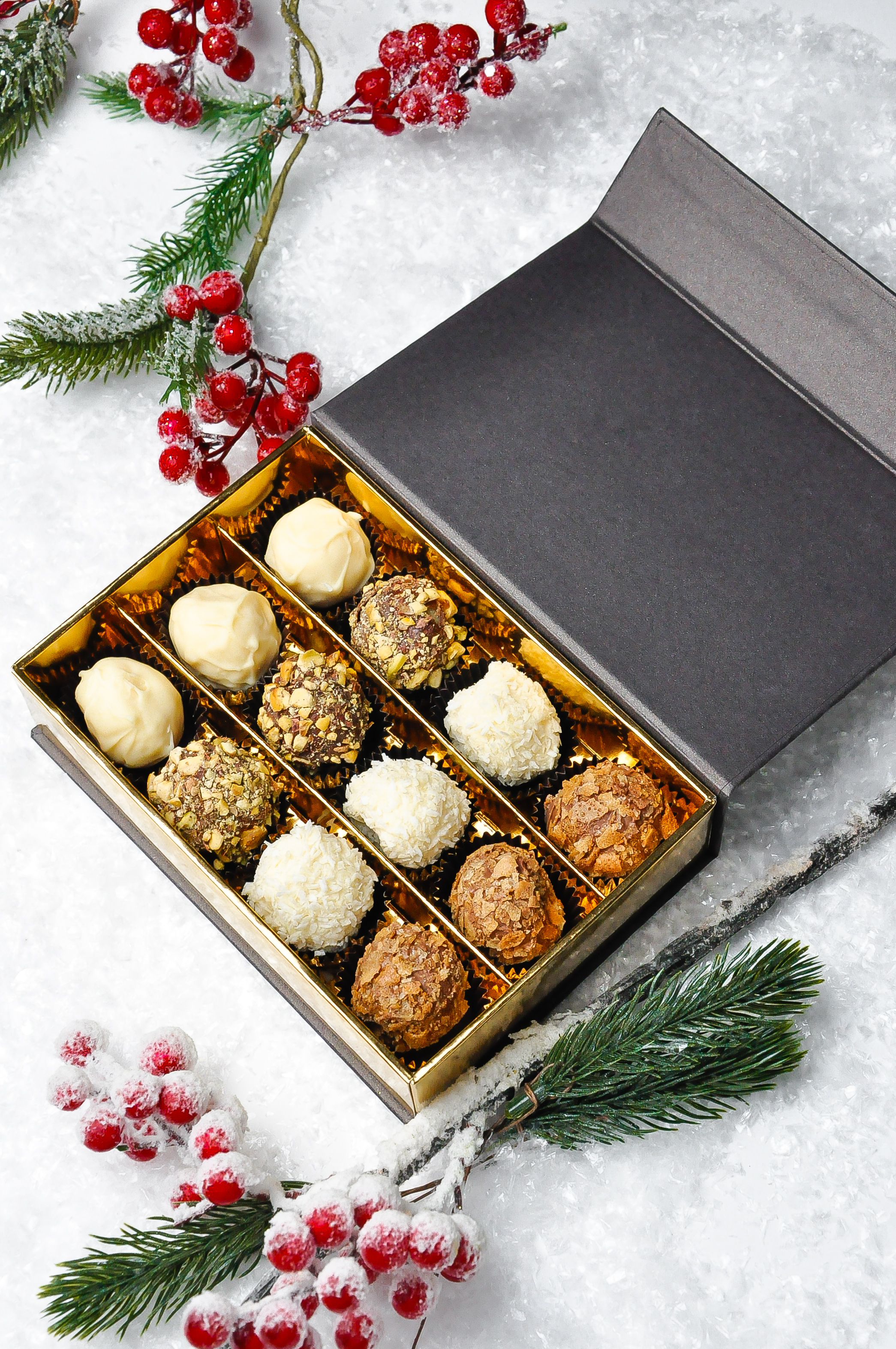 Ассорти шоколадных трюфелей [ упаковано в фирменную коробку ]