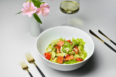 Салат с лососем и медово-горчичным соусом / Honey mustard Far Eastern salmon salad